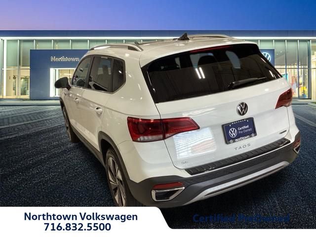 Used 2024 Volkswagen Taos SE image 3