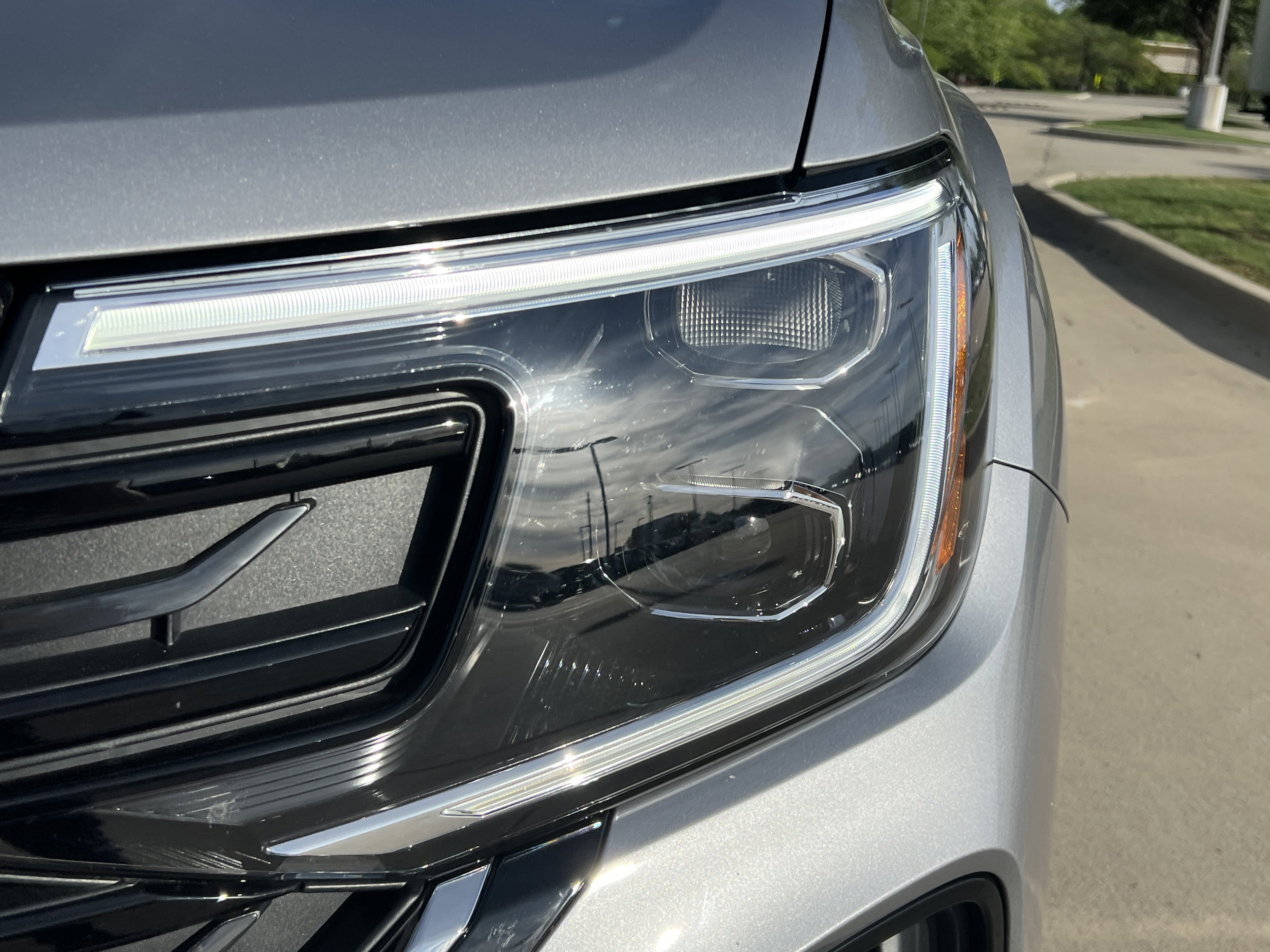 Certified 2025 Volkswagen Atlas Cross Sport SE w/ Panoramic Sunroof Package FWD image 6