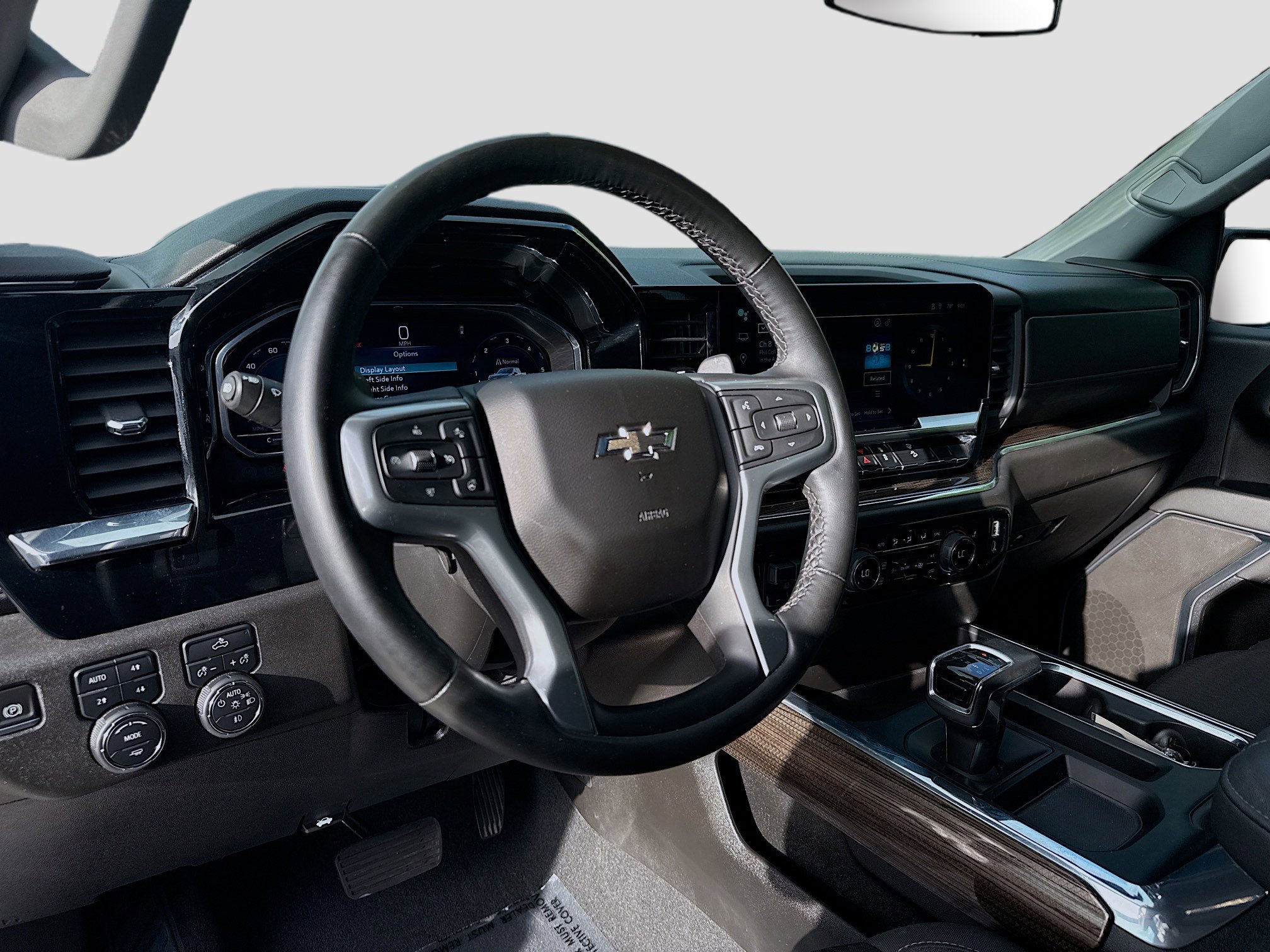 Used 2023 Chevrolet Silverado 1500 RST w/ Z71 Off-Road Package image 9