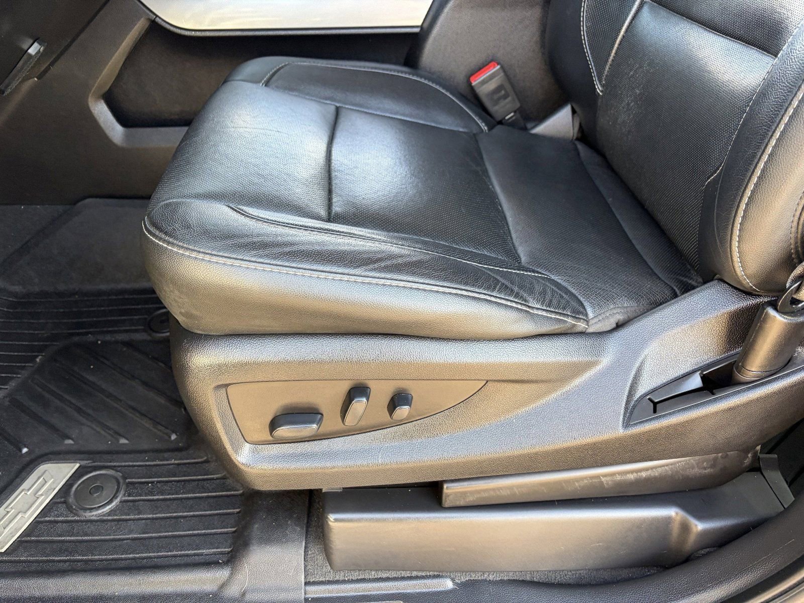 Used 2018 Chevrolet Silverado 1500 LTZ Z71 w/ Redline Edition AWD/4WD image 22