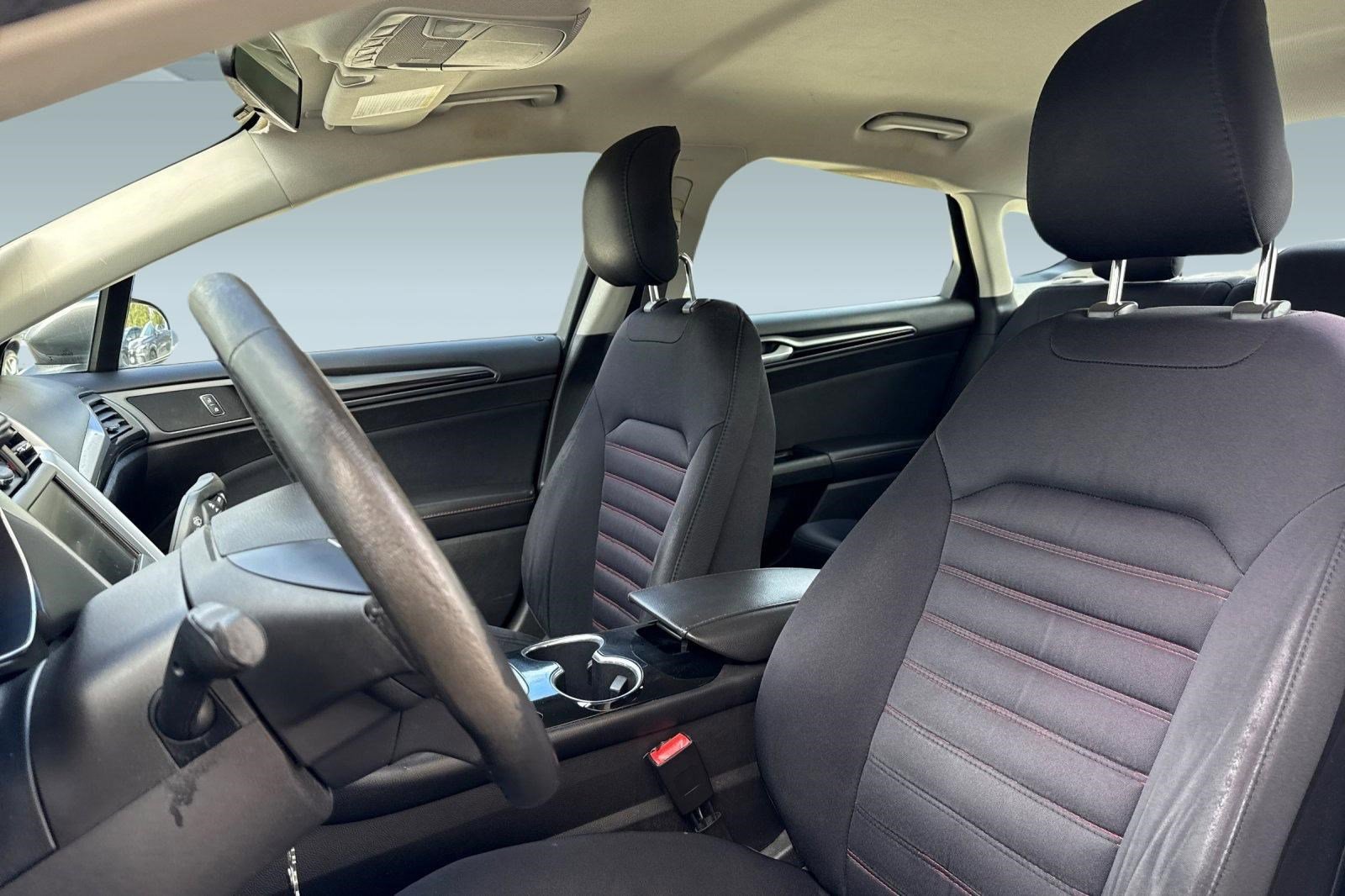 Used 2014 Ford Fusion SE FWD image 20