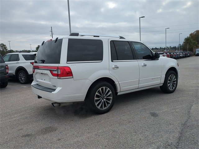 Used 2016 Lincoln Navigator Select image 4