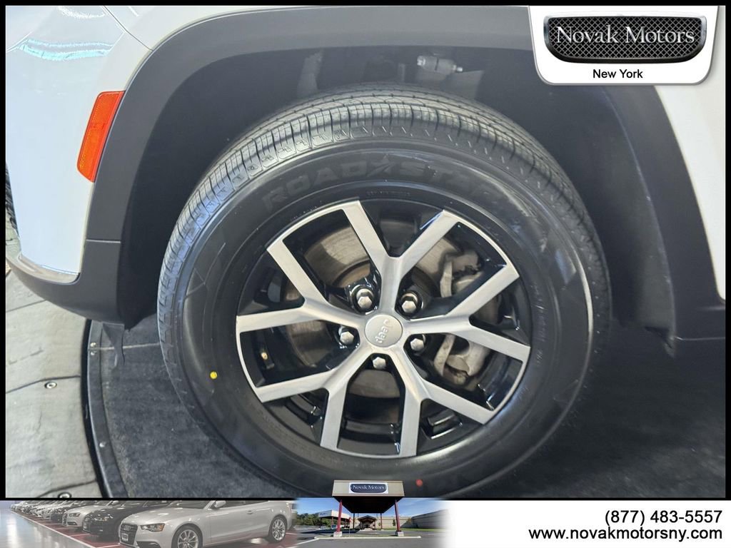 Used 2023 Jeep Grand Cherokee L Limited AWD/4WD image 5