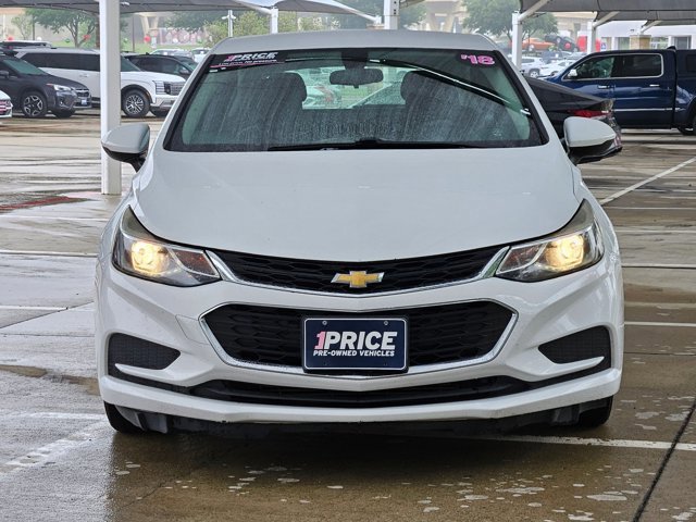 Used 2018 Chevrolet Cruze LT w/ Convenience Package FWD image 2