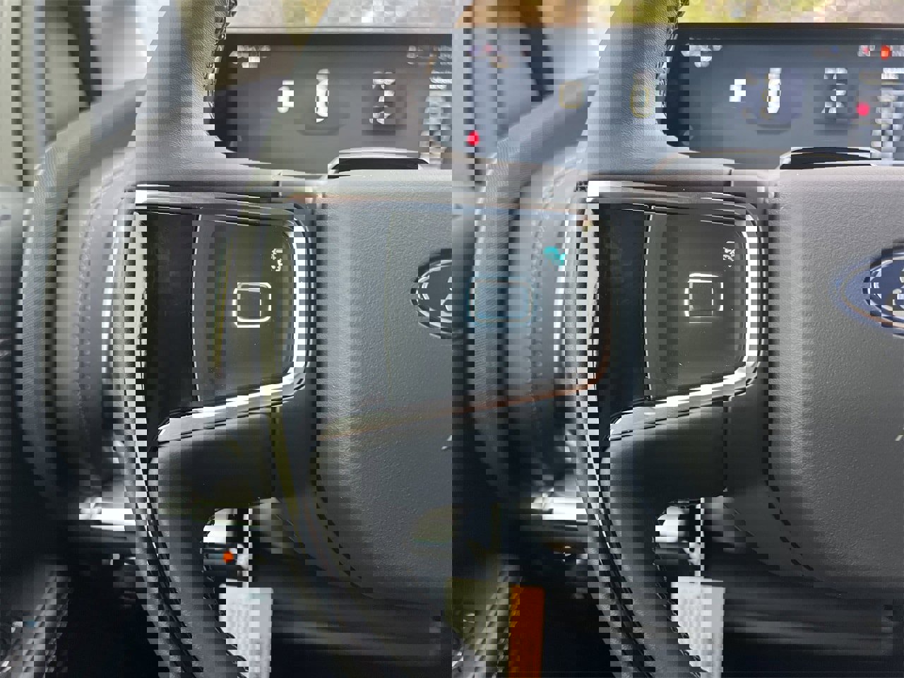 New 2025 Ford Expedition Max Platinum w/ Driver's Package image 10