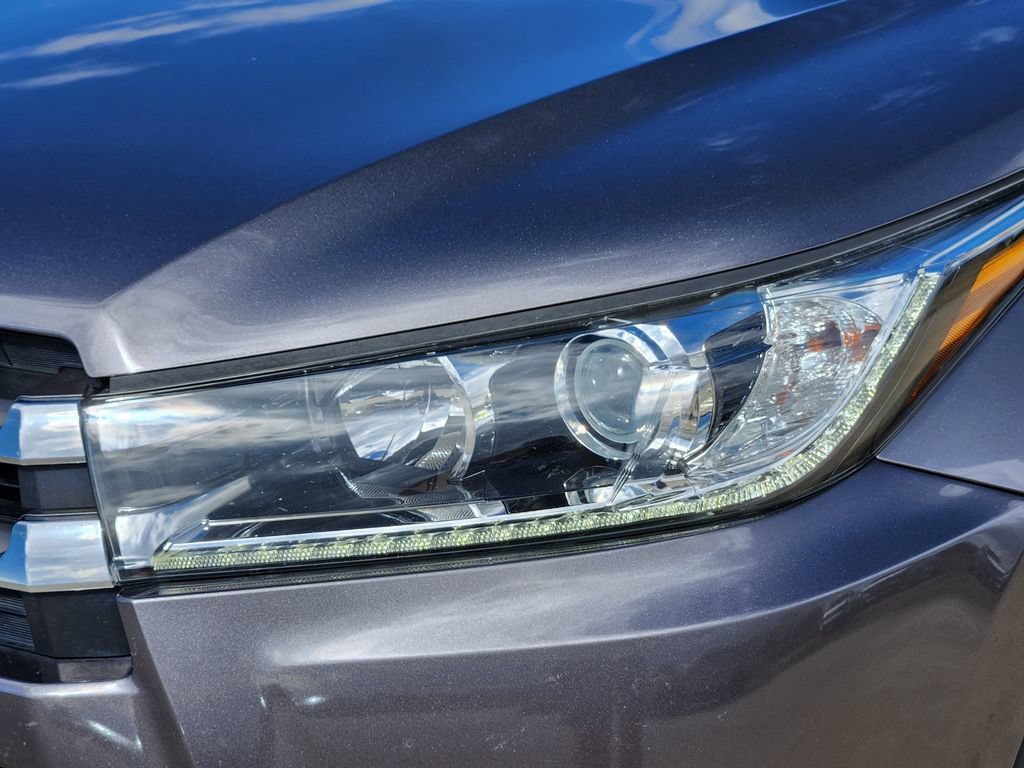 Used 2018 Toyota Highlander Limited AWD/4WD image 11