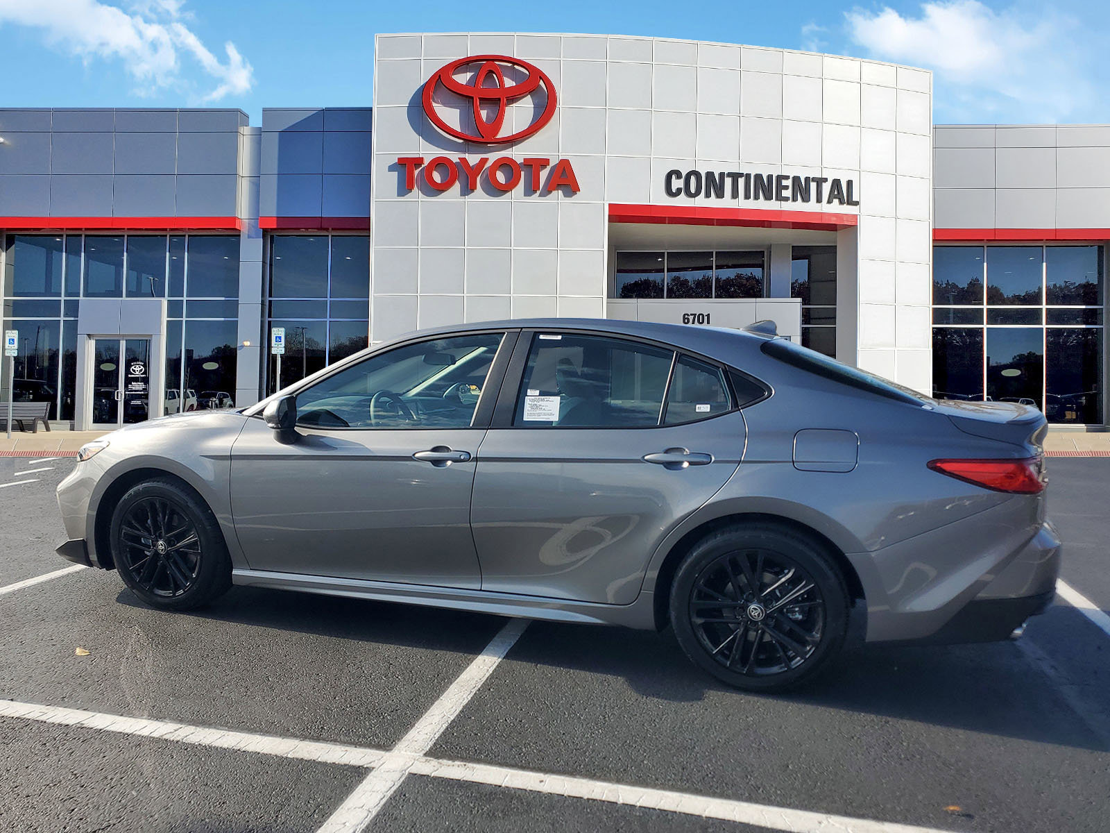 New 2026 Toyota Camry SE FWD image 4