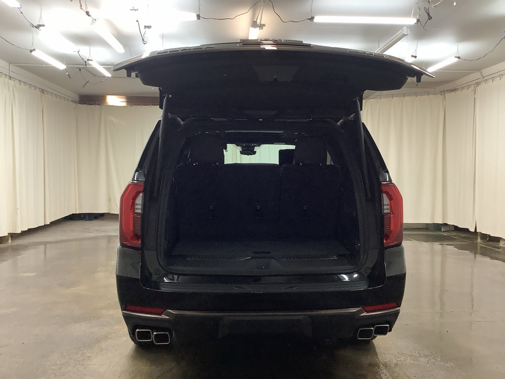 New 2026 GMC Yukon AT4 Ultimate w/ LPO, Illumination Package AWD/4WD image 9