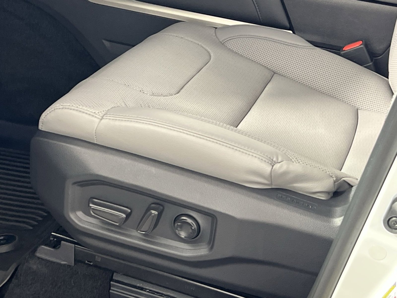 Used 2024 Toyota Sequoia Limited image 14