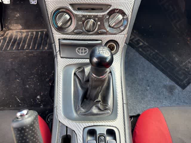 Used 2003 Toyota Celica GT FWD image 18