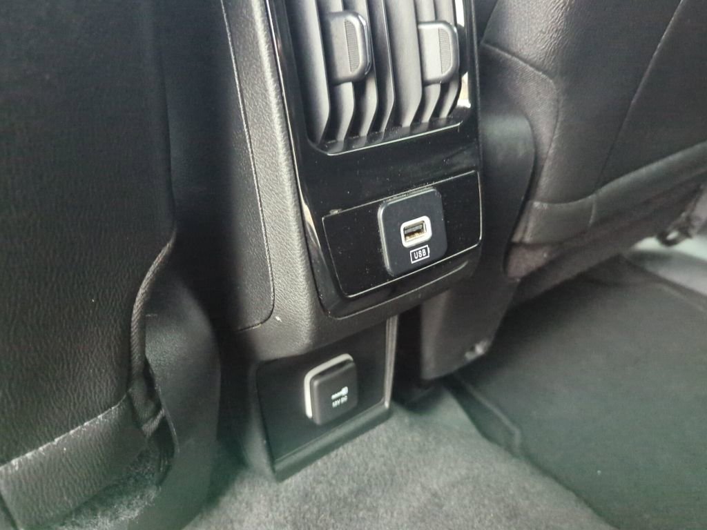 Used 2024 Jeep Compass Latitude image 32