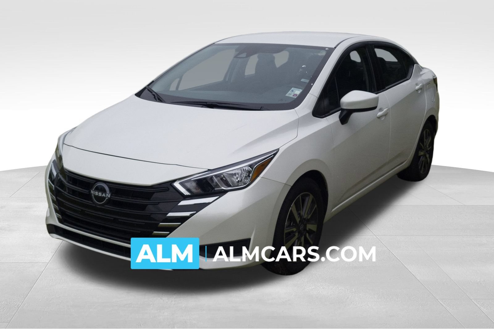 Used 2024 Nissan Versa SV FWD image 1