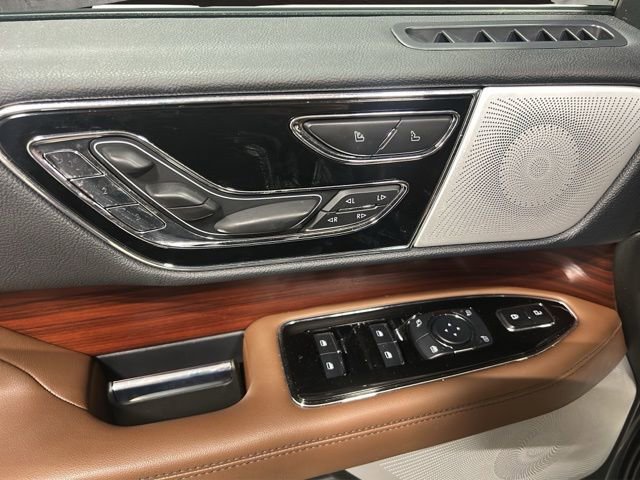Used 2023 Lincoln Navigator Reserve image 13