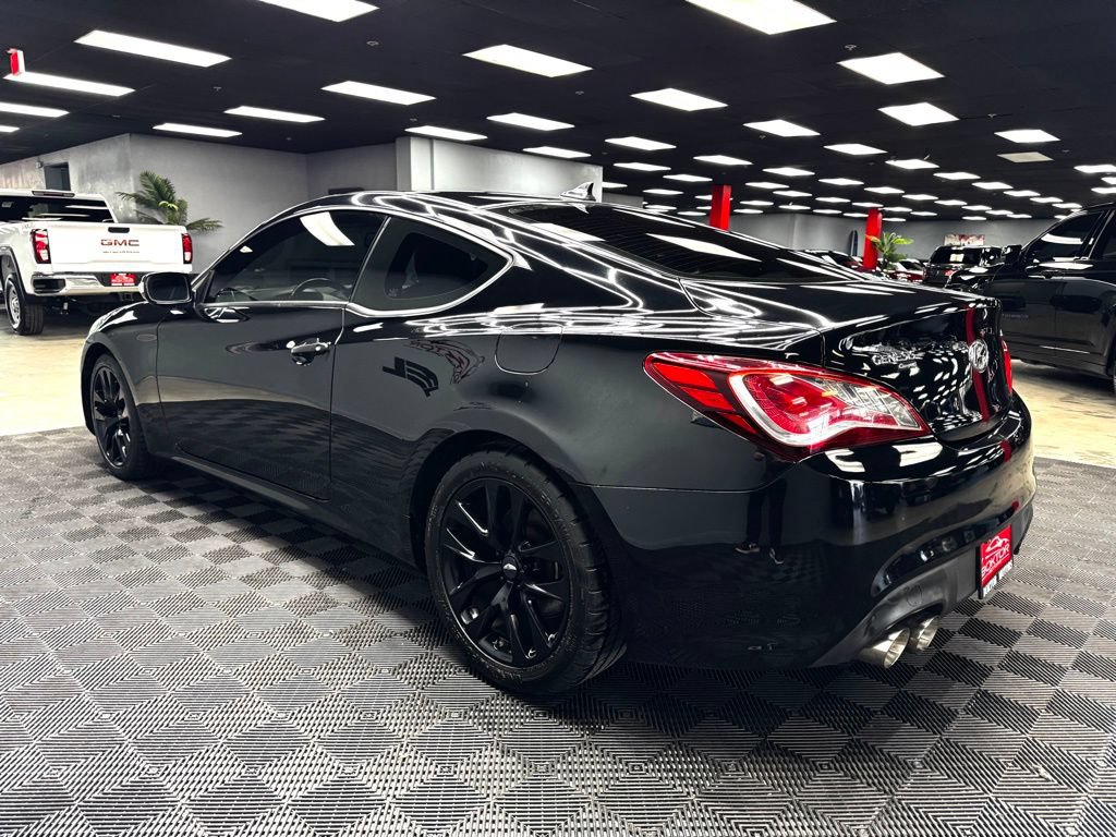 Used 2016 Hyundai Genesis 3.8 RWD image 11