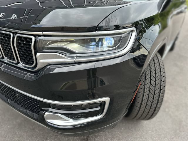 Used 2022 Jeep Wagoneer Series III w/ Premium Group I AWD/4WD image 9