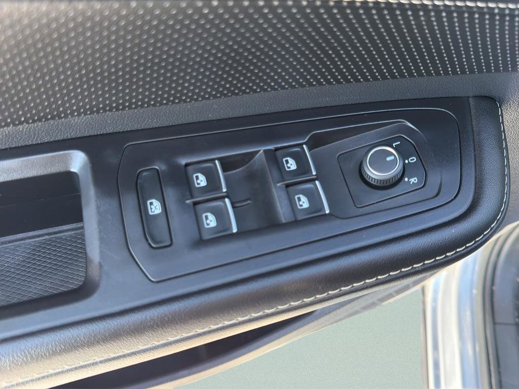 Used 2024 Volkswagen Atlas Cross Sport SE image 20