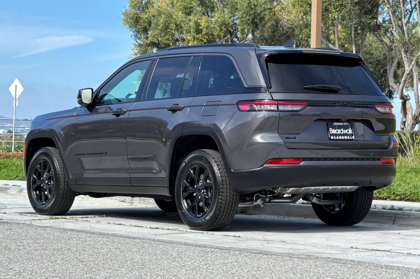 New 2026 Jeep Grand Cherokee Altitude AWD/4WD image 6
