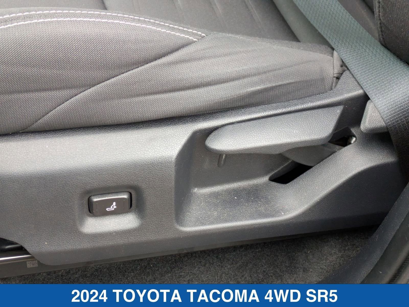 Used 2024 Toyota Tacoma TRD Off-Road AWD/4WD image 26