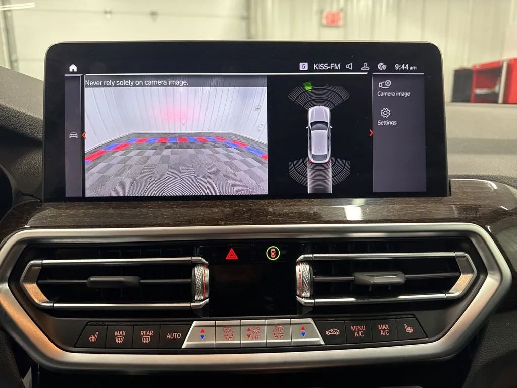 Used 2025 BMW X4 xDrive30i AWD/4WD image 18
