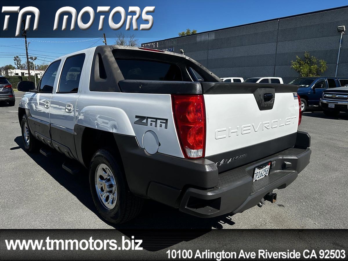 Used 2004 Chevrolet Avalanche Z66 w/ Preferred Equipment Group image 4