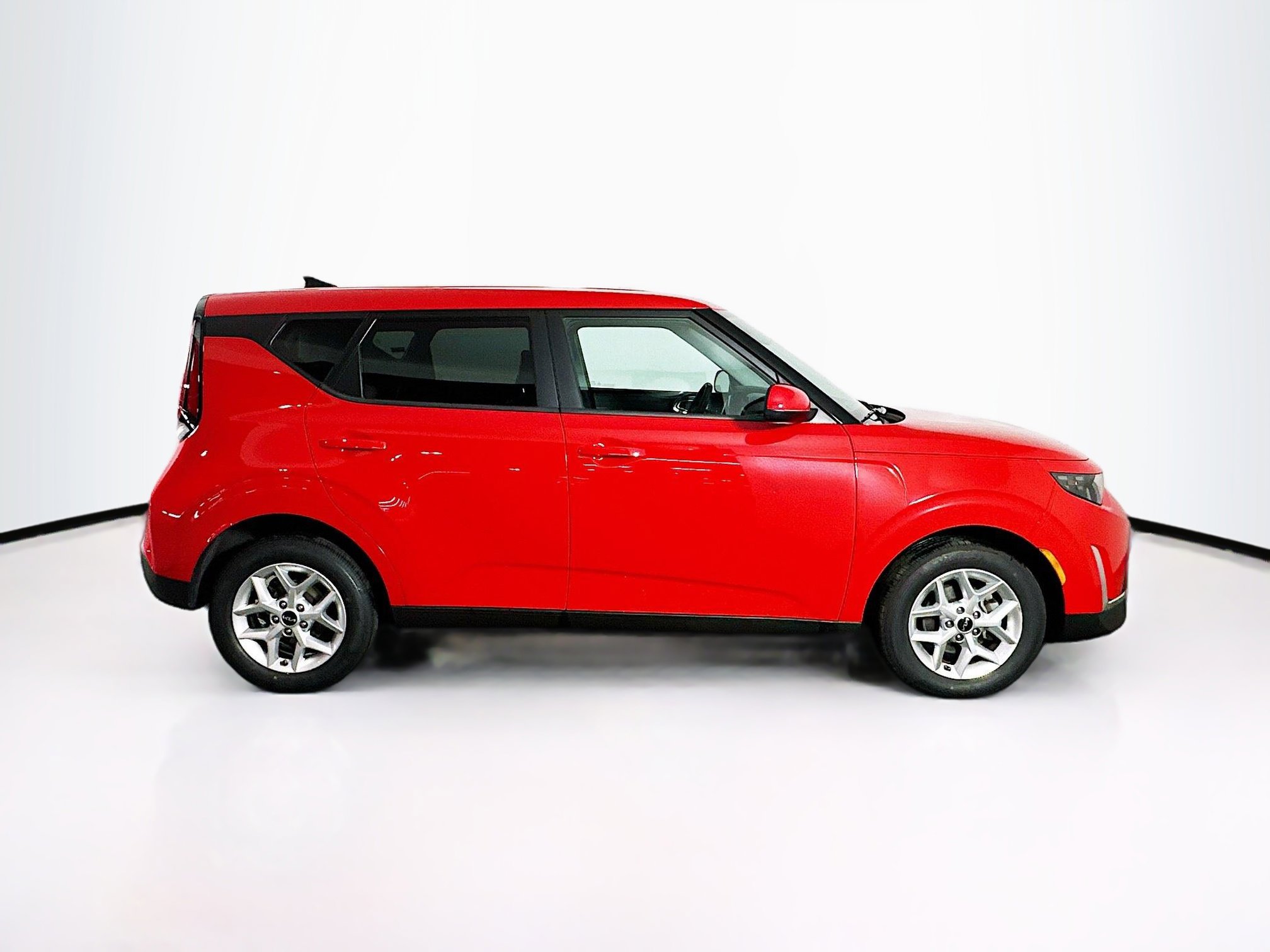 Used 2025 Kia Soul LX w/ LX Technology Package image 10
