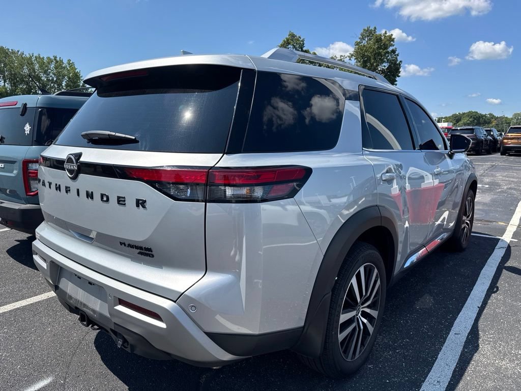Certified 2025 Nissan Pathfinder Platinum w/ Black Appearance Package AWD/4WD image 5