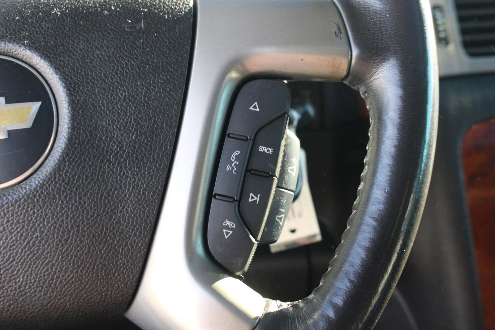 Used 2012 Chevrolet Suburban LTZ image 21