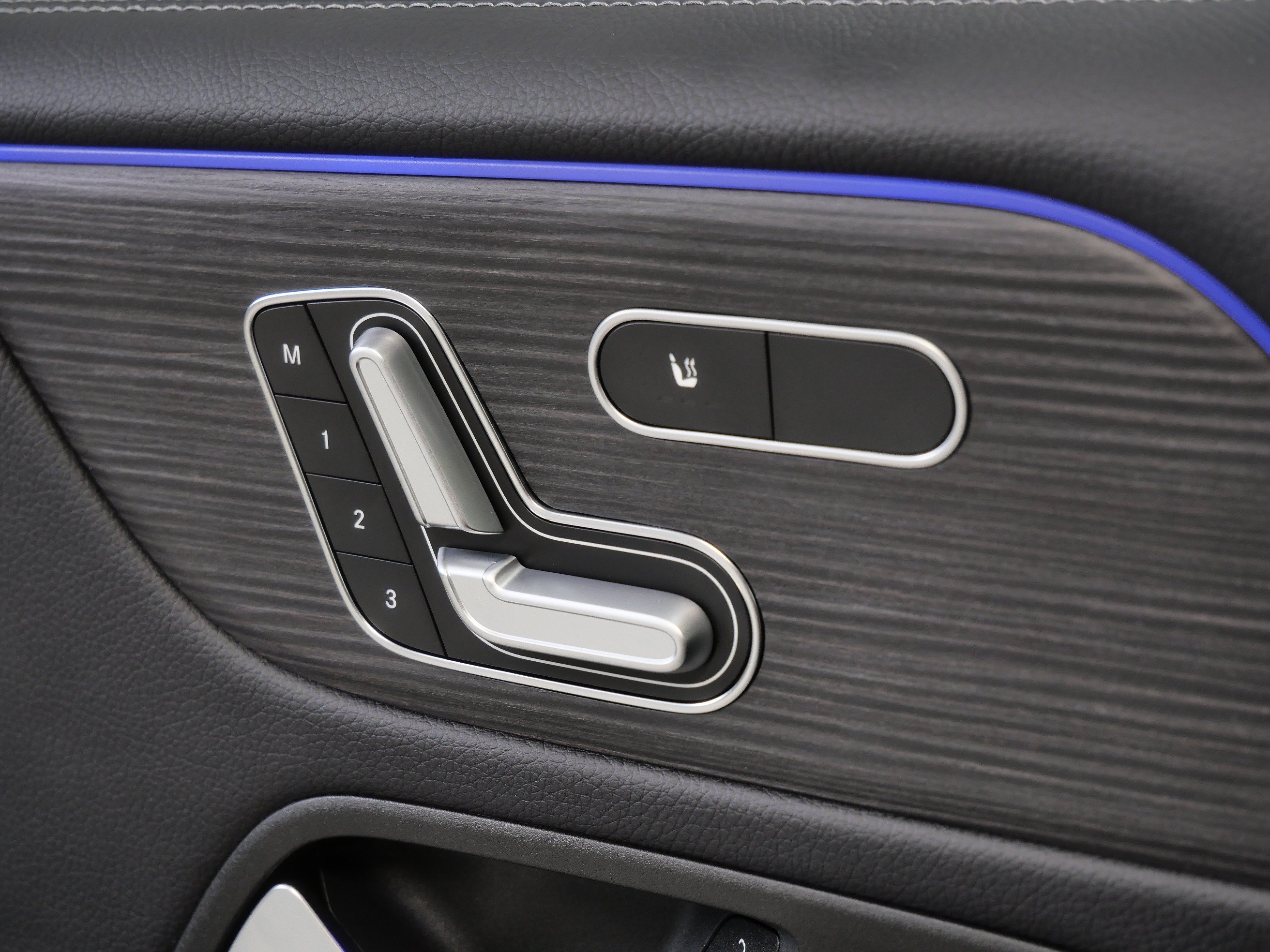 Certified 2026 Mercedes-Benz GLB 250 4MATIC image 33