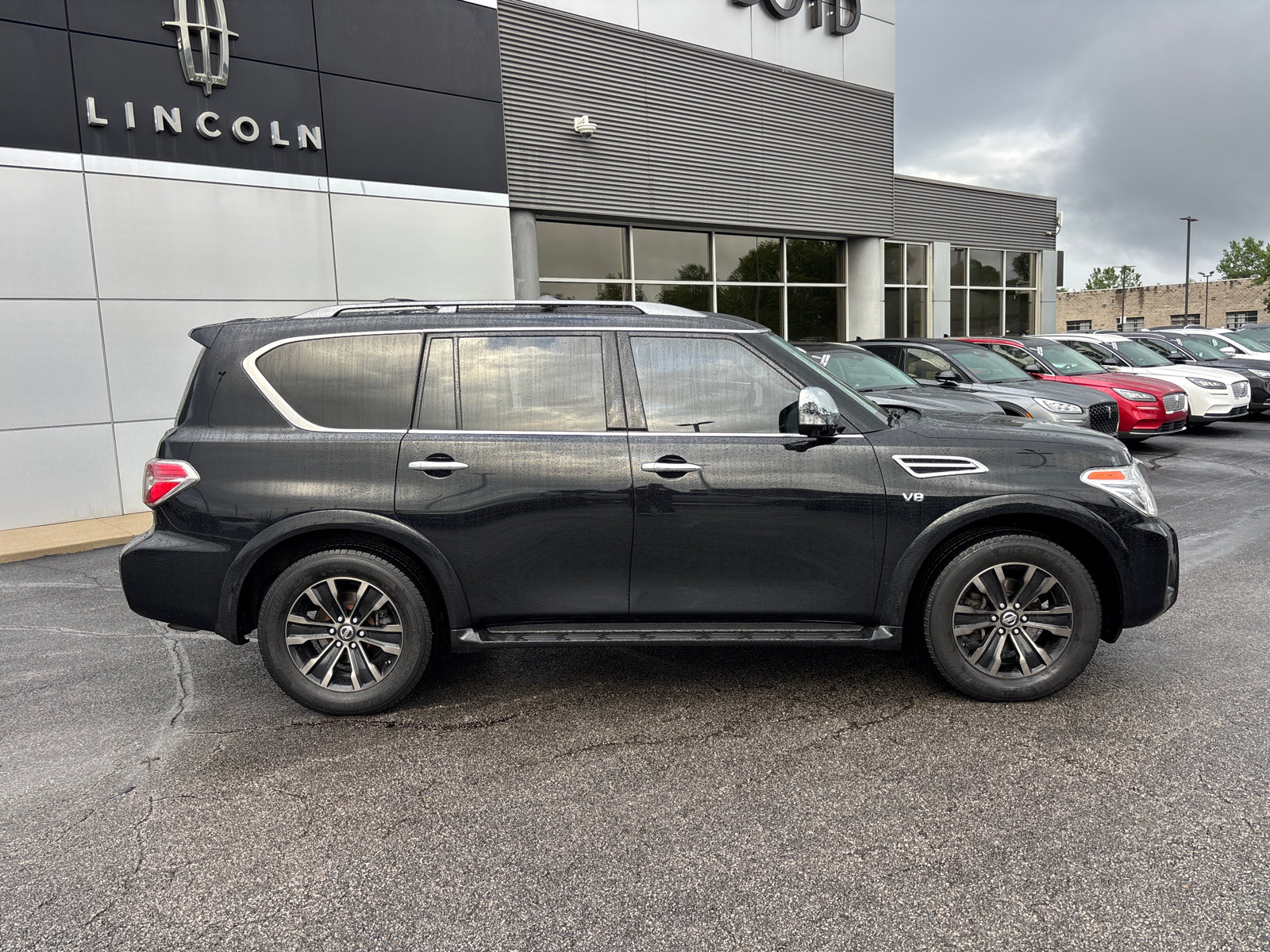 Used 2019 Nissan Armada Platinum w/ Captain's Chairs Package AWD/4WD image 8