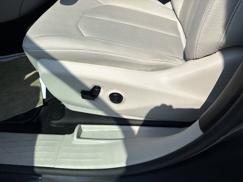 Used 2017 Chrysler Pacifica Touring image 12