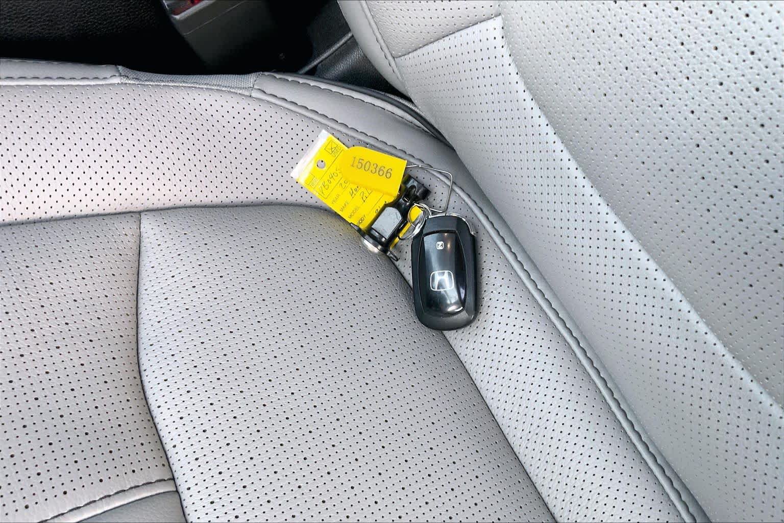 Used 2023 Honda Pilot Elite image 14