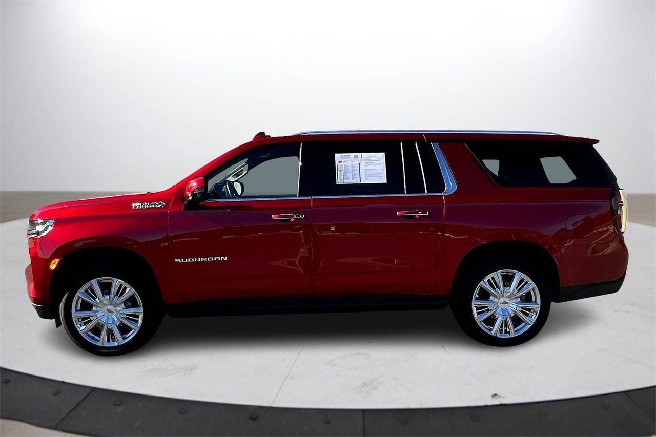 Used 2024 Chevrolet Suburban High Country image 5