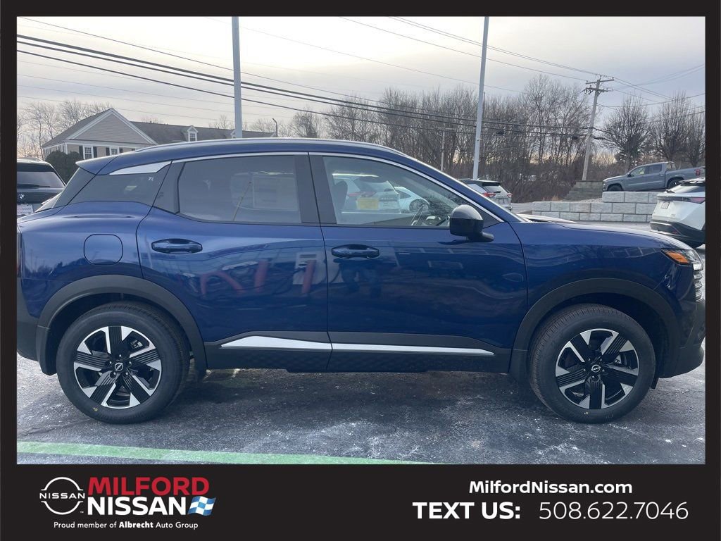 Used 2025 Nissan Kicks SV w/ SV Premium Package AWD/4WD image 5