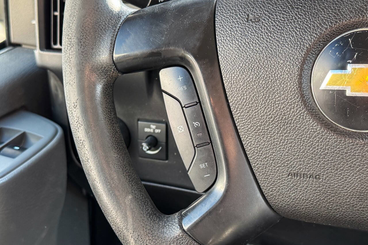Used 2016 Chevrolet Express 2500 image 24