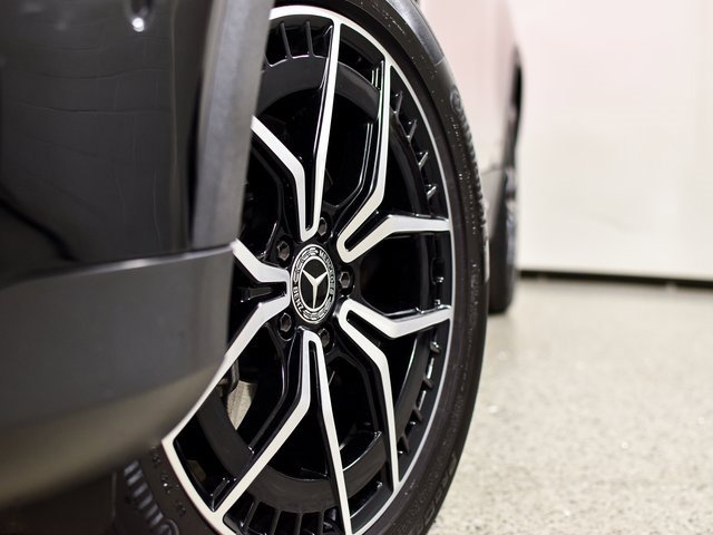 Used 2022 Mercedes-Benz EQB 300 4MATIC image 9