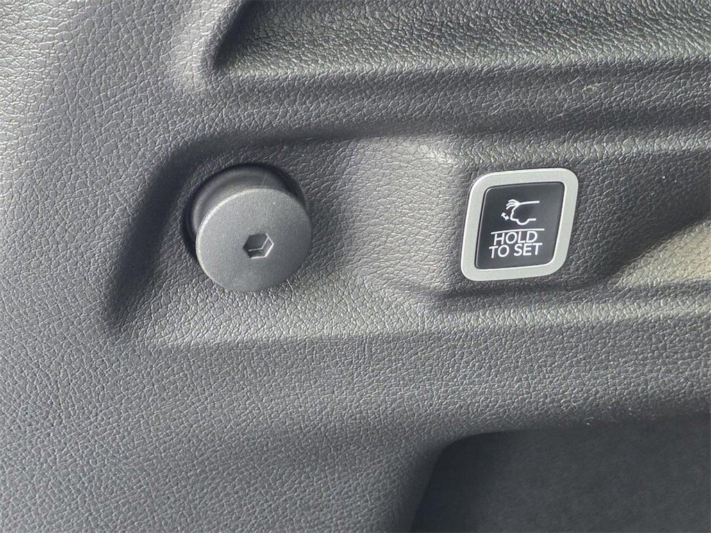 New 2025 Jeep Grand Cherokee L Altitude image 13