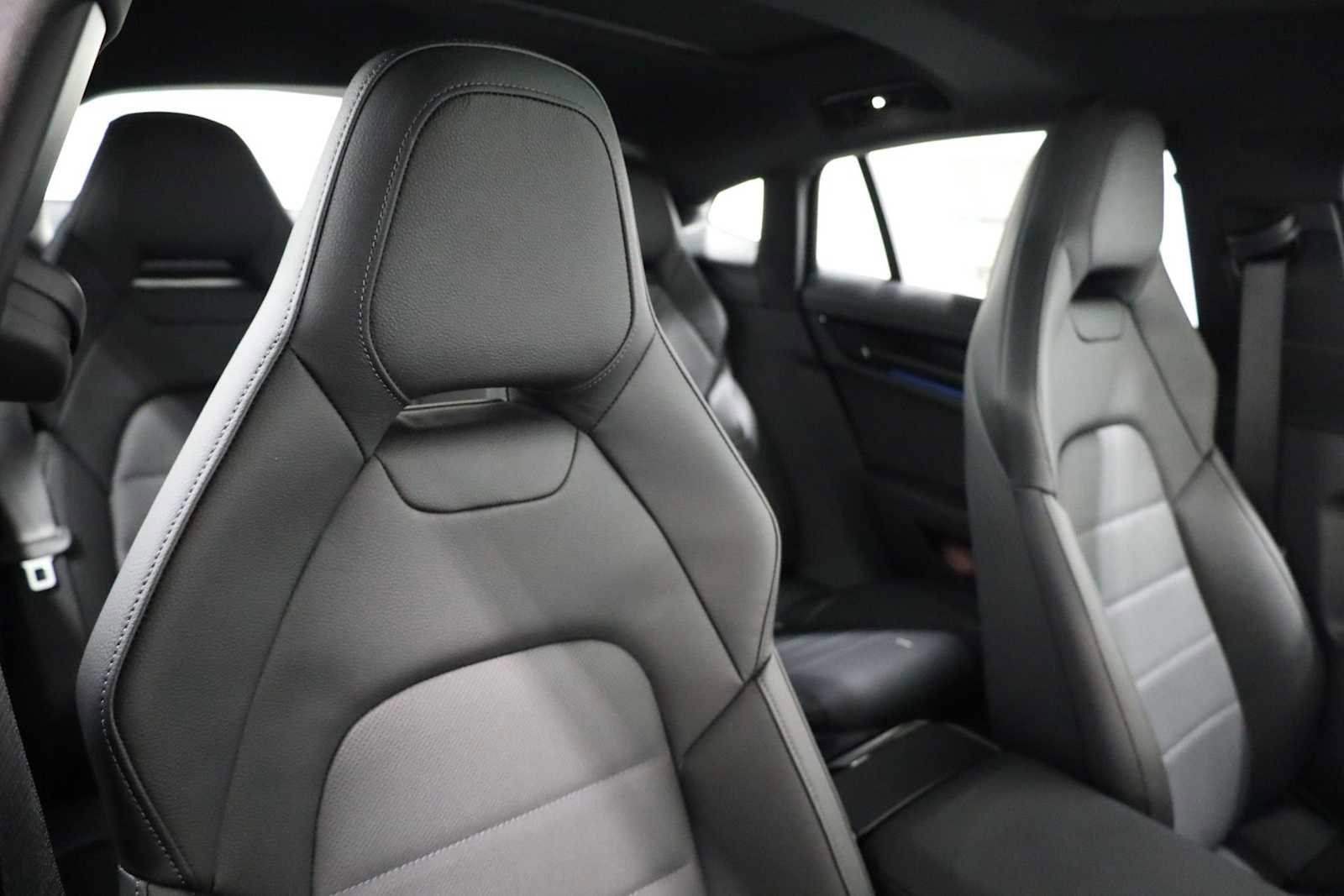 New 2026 Porsche Panamera image 21