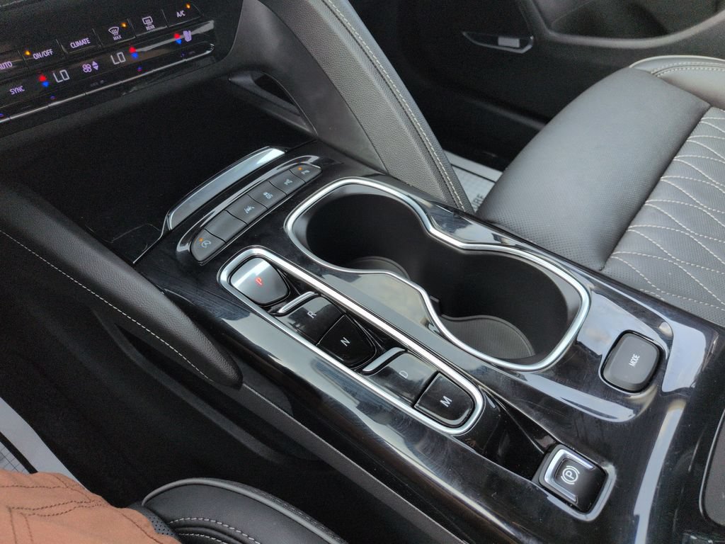 Used 2023 Buick Envision Avenir FWD image 24