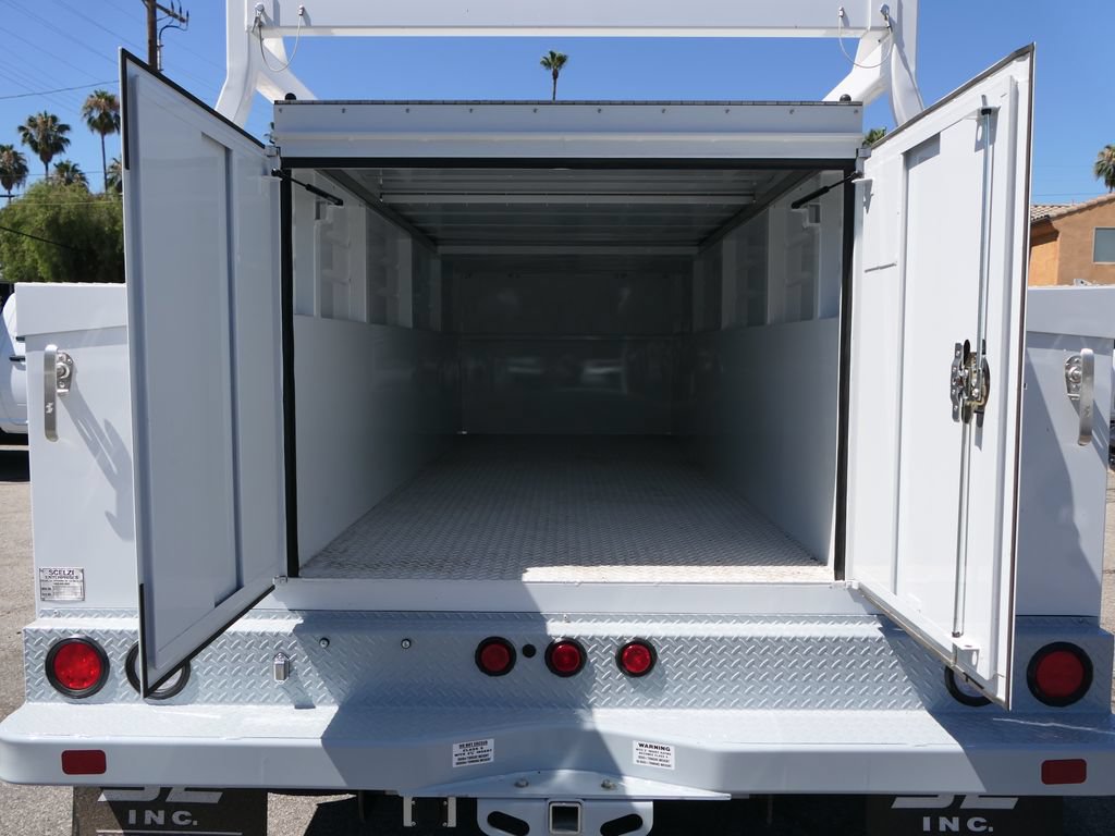 New 2024 RAM 4500 Tradesman w/ Chrome Appearance Group RWD image 4