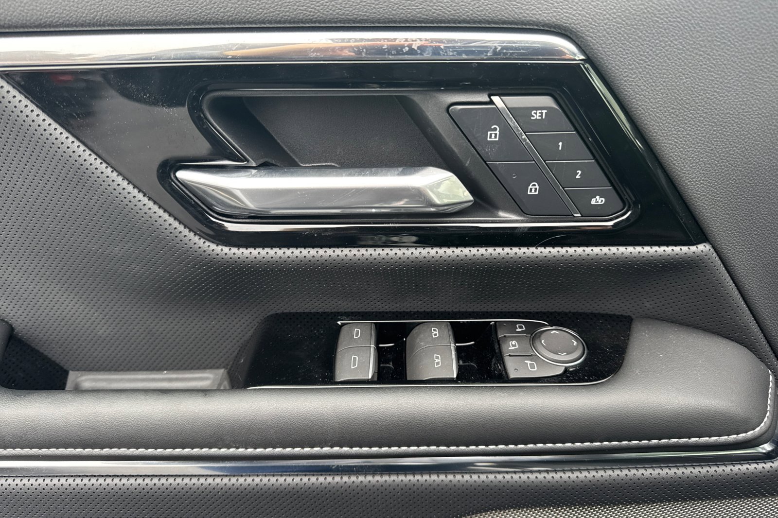 New 2025 GMC Sierra EV Denali image 9