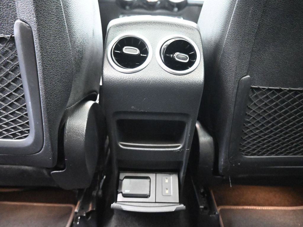 Used 2021 Mercedes-Benz GLB 250 4MATIC w/ Premium Package image 38