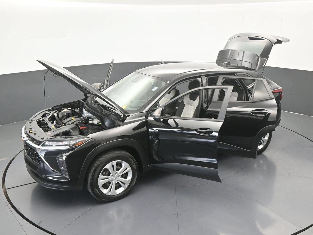 Used 2024 Chevrolet Trax LS FWD image 56