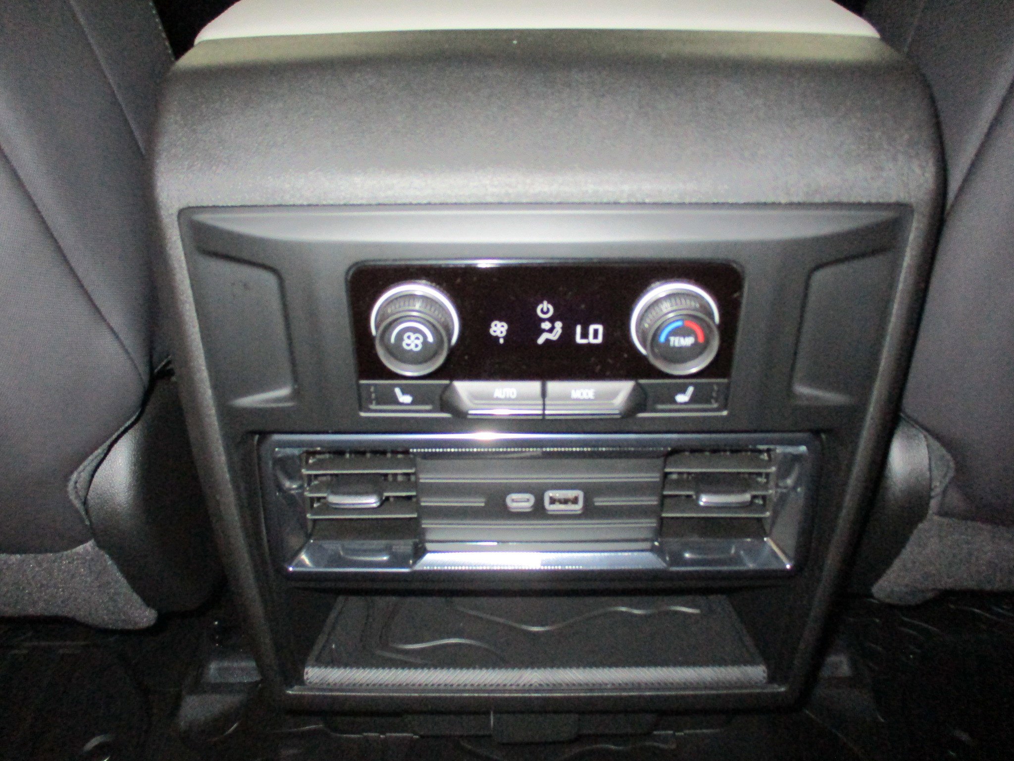 New 2026 GMC Hummer EV 2X w/ LPO, Dark Essentials Package image 32