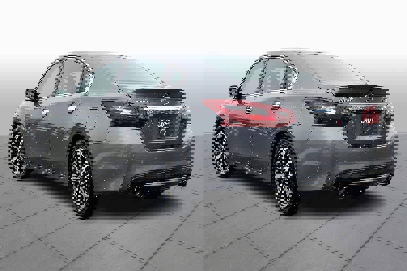 Used 2017 Nissan Altima 3.5 SR image 12