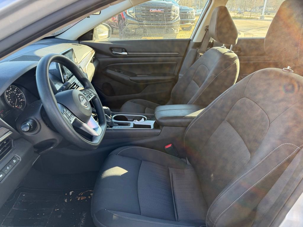Used 2024 Nissan Altima 2.5 SV image 10