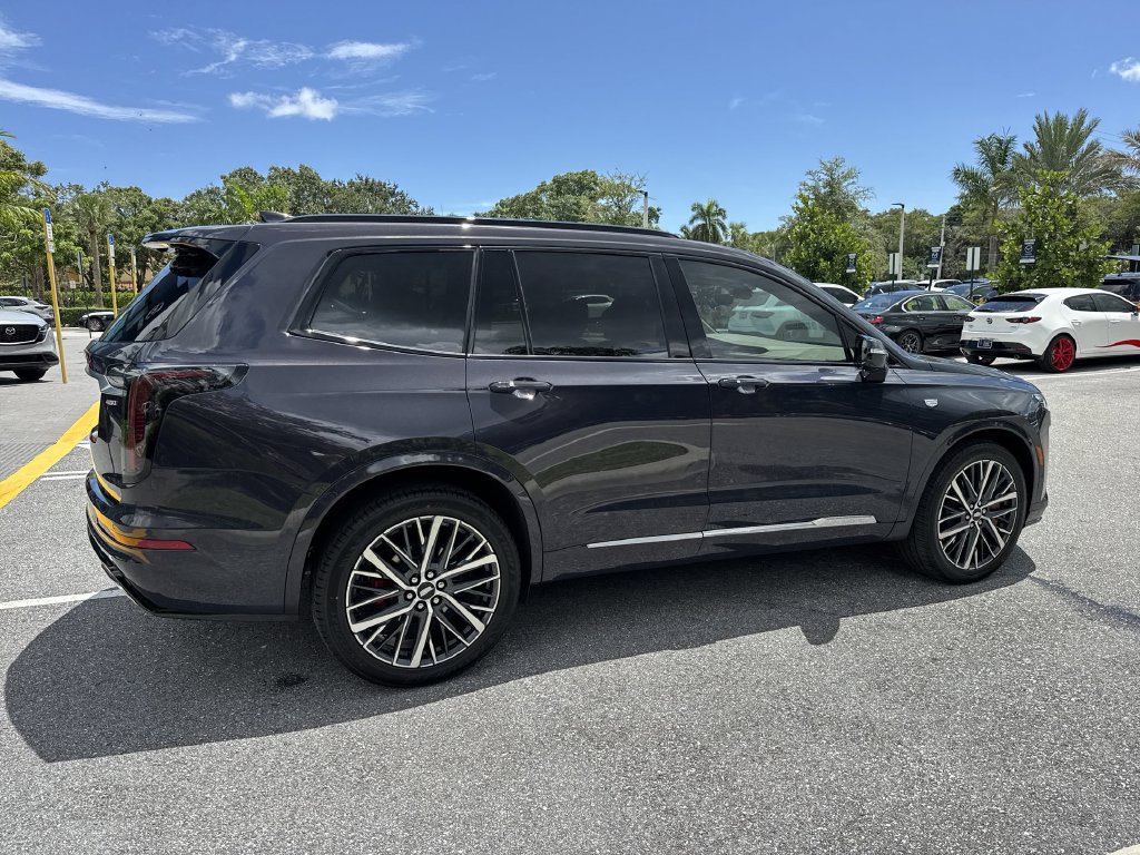 Used 2024 Cadillac XT6 Sport w/ Platinum Package AWD/4WD image 4