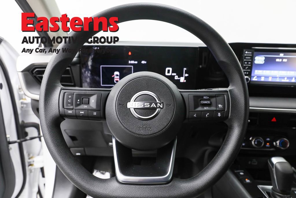 Used 2025 Nissan Kicks S image 10