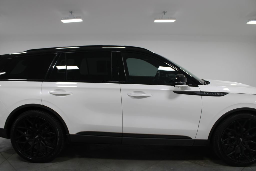 Used 2023 Lincoln Aviator Reserve w/ Equipment Group 201A image 11