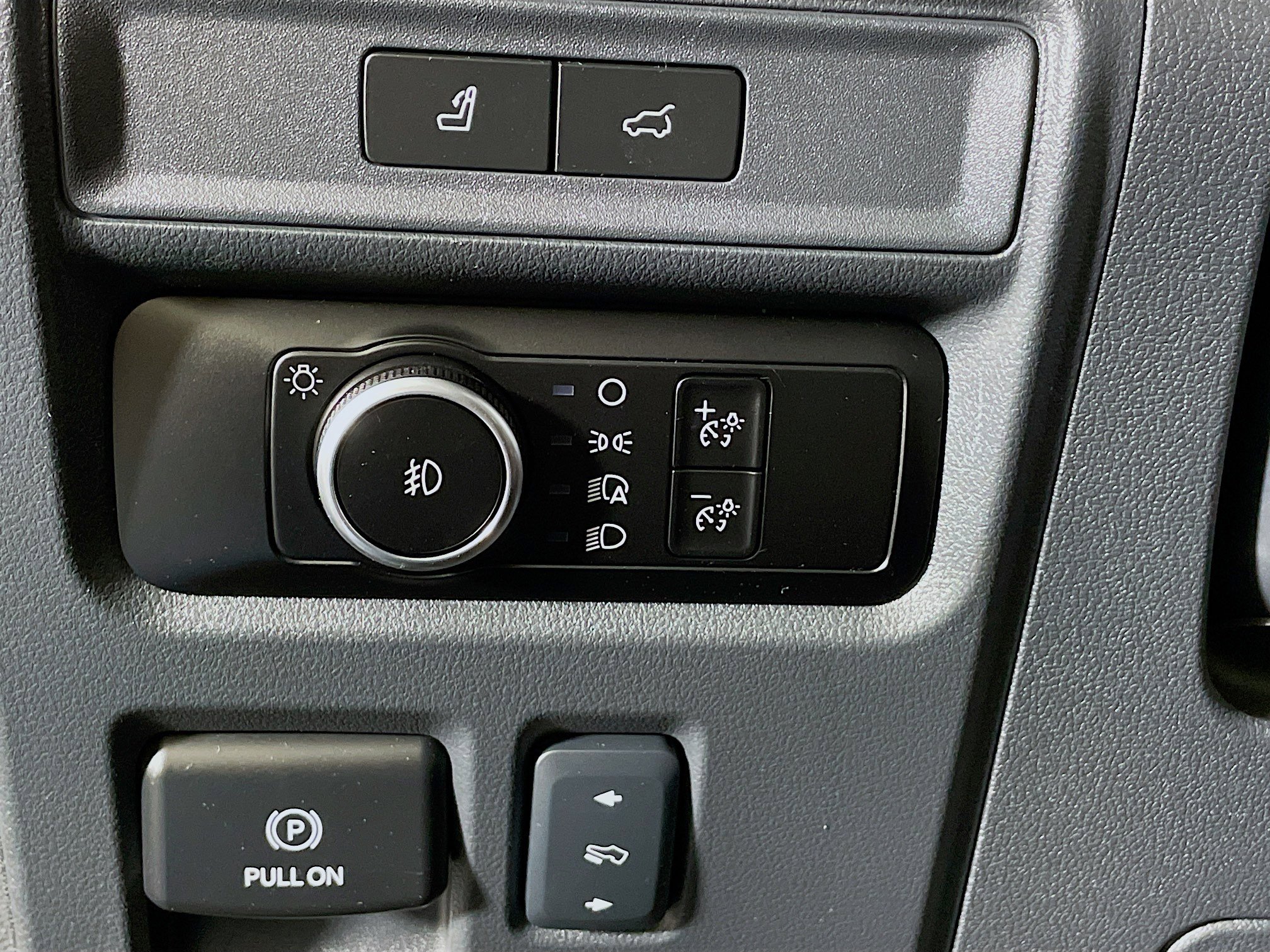 Used 2024 Ford Expedition Limited image 17