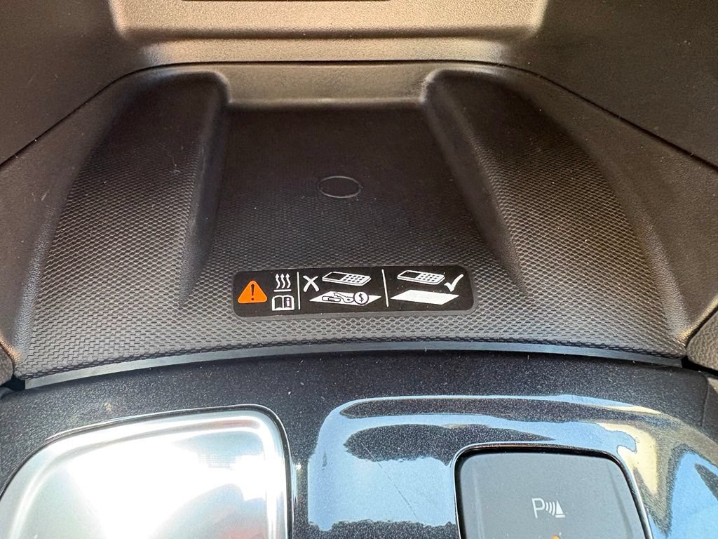 Used 2023 Chevrolet Equinox Premier FWD image 4